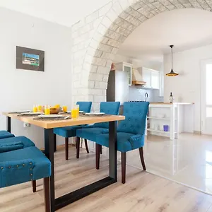 Apartman Ivica, Milohnici